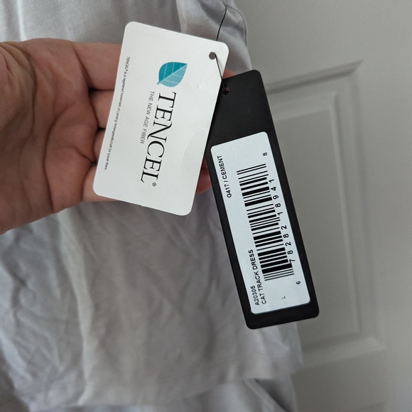 NWT Orange Cat Track Dress - Picture 4 of 4